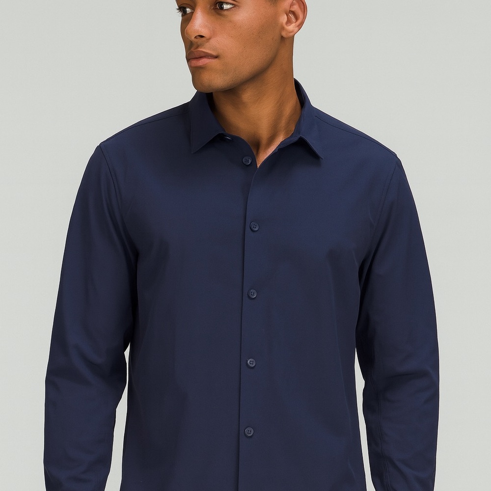 Lulu Lemon NWOT Long-Sleeve Shirt
(Slim-Fit) Large
